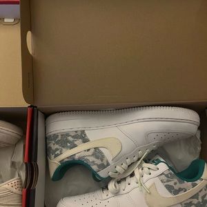 Nike air-force 1 basically new